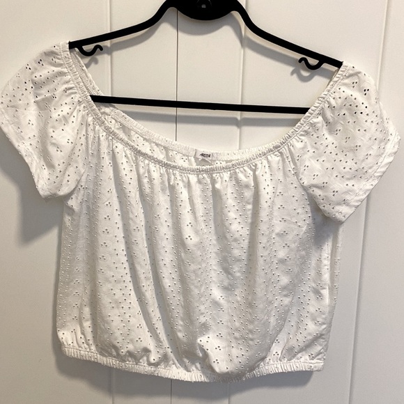 Off The Shoulder Perforated Blouse - Picture 3 of 6